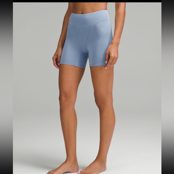 Lululemon undereasy super high rise shortie NWT! - Picture 2 of 9
